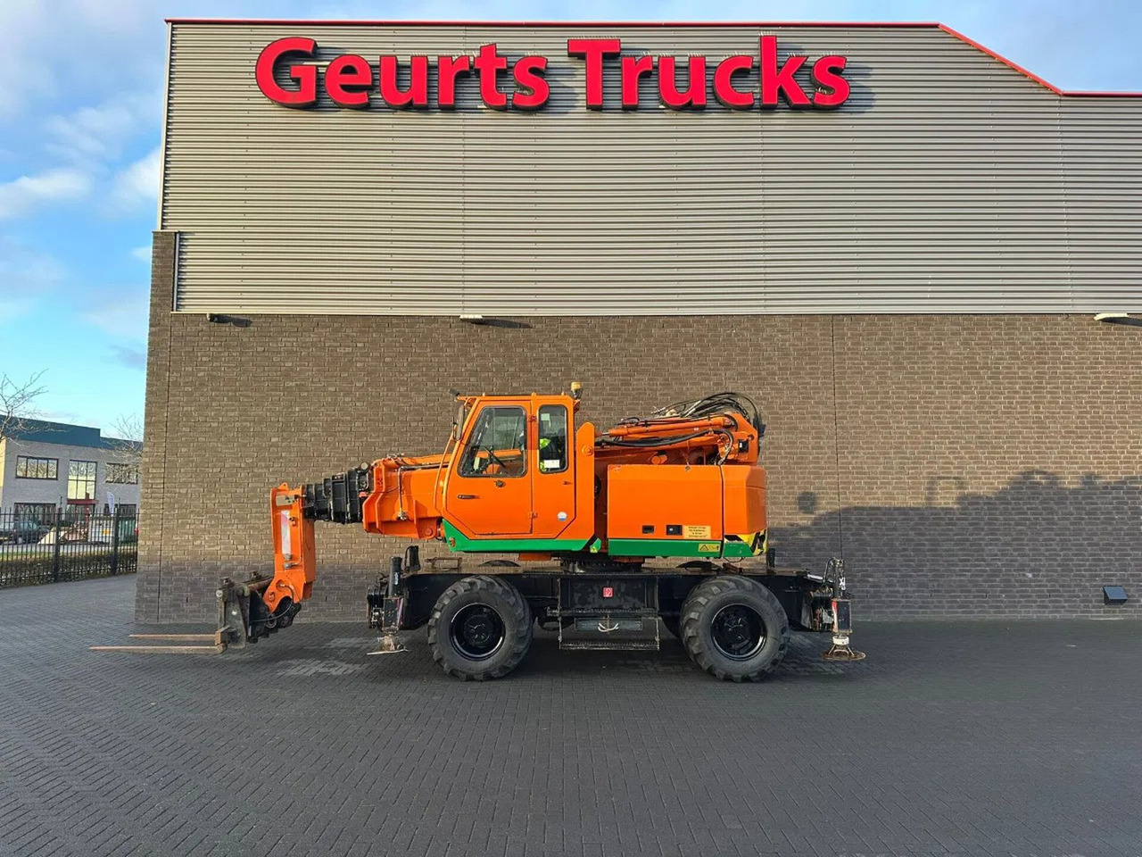 Sennebogen 608 MULTICRANE/ROUGH TERRAIN CRANE + JIB - رافعة برجية: صور 4 Sennebogen 608 MULTICRANE/ROUGH TERRAIN CRANE + JIB - رافعة برجية: صور 4