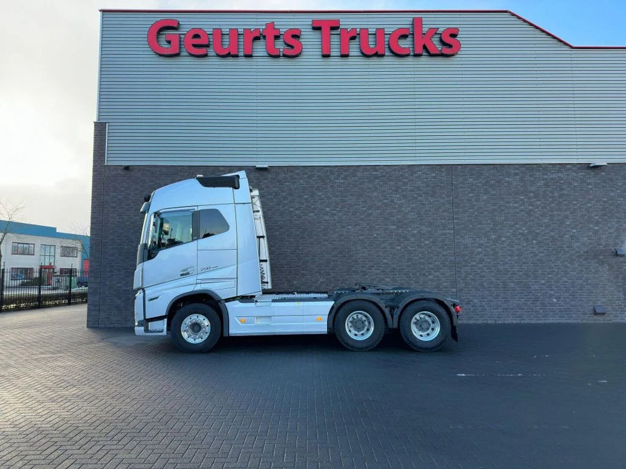 Volvo FH 16.750 6X4 TREKKER/TRACTOR/SZM EURO 6 HYDRAUL - شاحنة جرار: صور 1 Volvo FH 16.750 6X4 TREKKER/TRACTOR/SZM EURO 6 HYDRAUL - شاحنة جرار: صور 1
