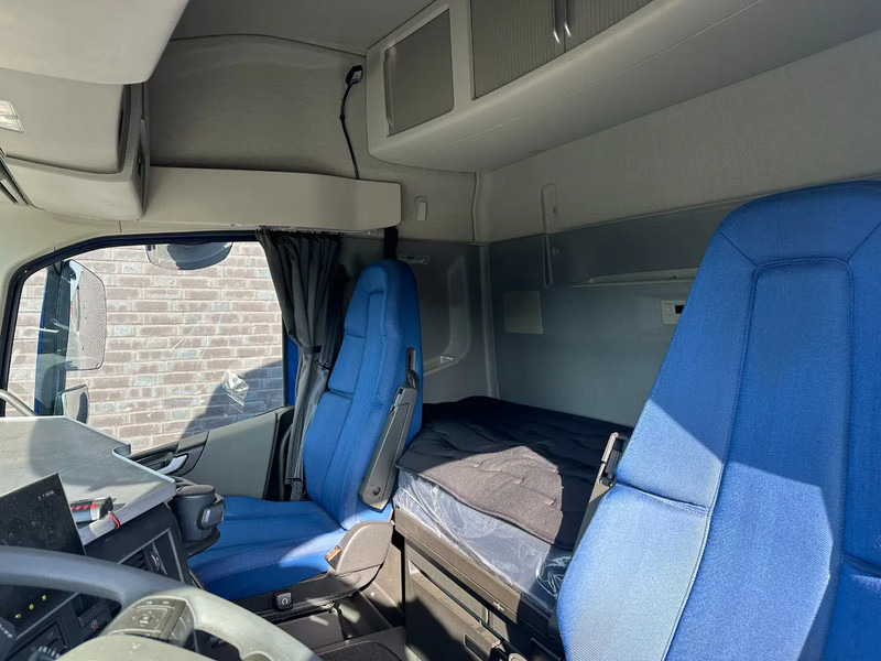 شاحنة ذات الخطاف Volvo FH 500 6X2 VDL S-21-6400 HAAKARM / ABROLLKIPPER/ HOOKLIFT: صور 17 شاحنة ذات الخطاف Volvo FH 500 6X2 VDL S-21-6400 HAAKARM / ABROLLKIPPER/ HOOKLIFT: صور 17