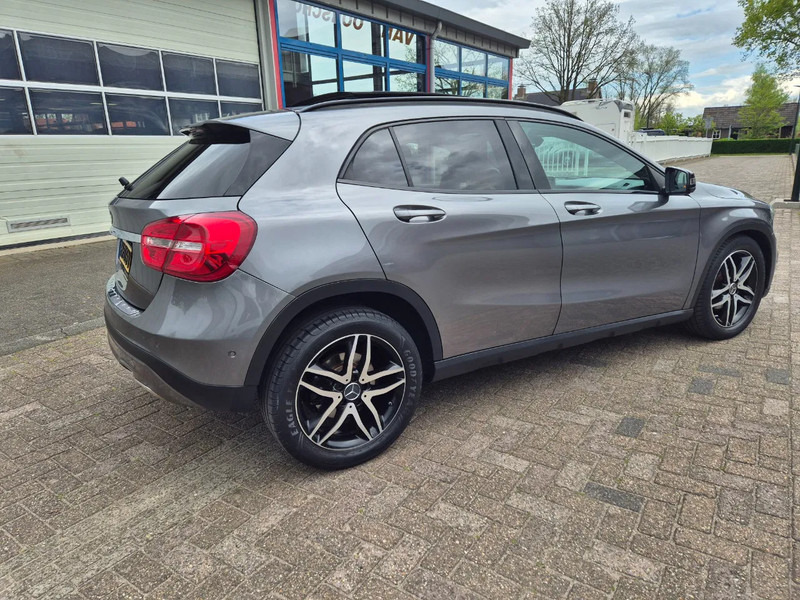 Mercedes-Benz GLA 200 Automaat. AMG. Edition 1 - سيارة: صور 2 Mercedes-Benz GLA 200 Automaat. AMG. Edition 1 - سيارة: صور 2