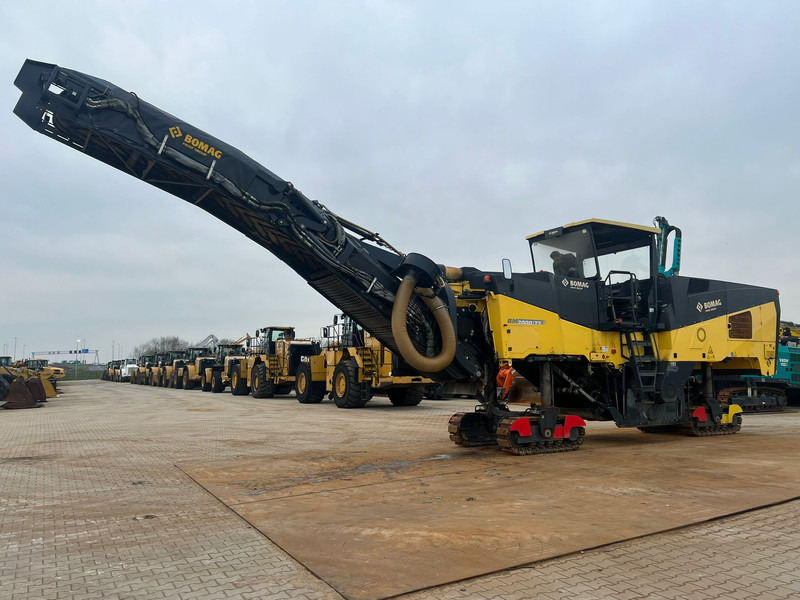 Bomag BM2000/75 Cold Planer - آلة أسفلت: صور 4 Bomag BM2000/75 Cold Planer - آلة أسفلت: صور 4