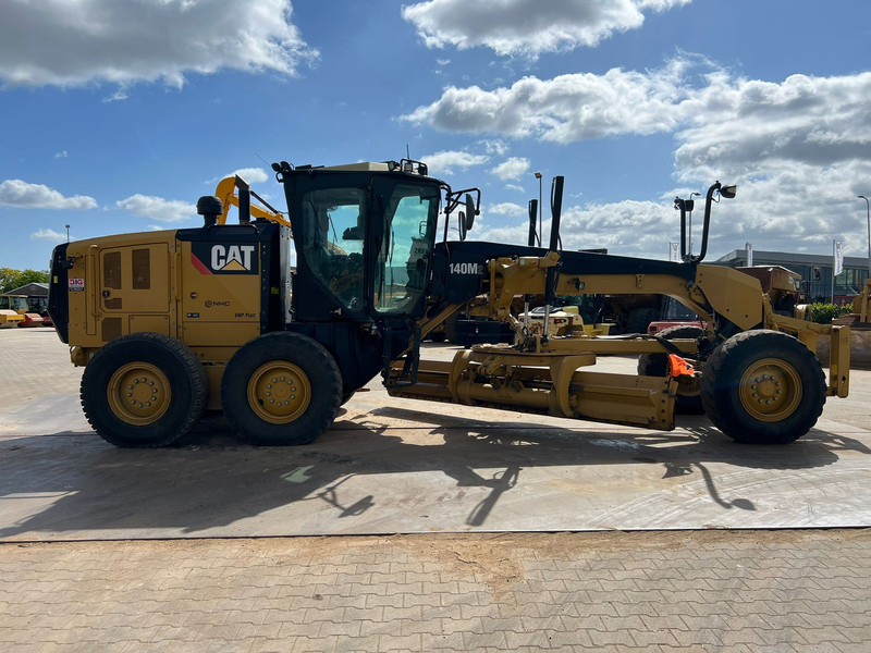 Caterpillar 140M2 - آلة تسوية الأرض: صور 5 Caterpillar 140M2 - آلة تسوية الأرض: صور 5