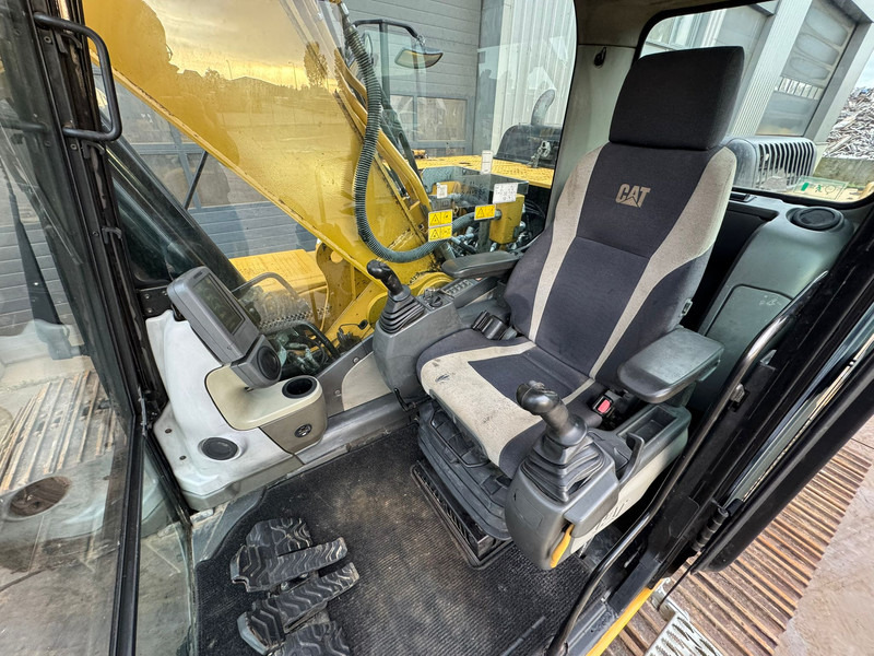 حفارات زحافة Caterpillar 319DL: صور 17