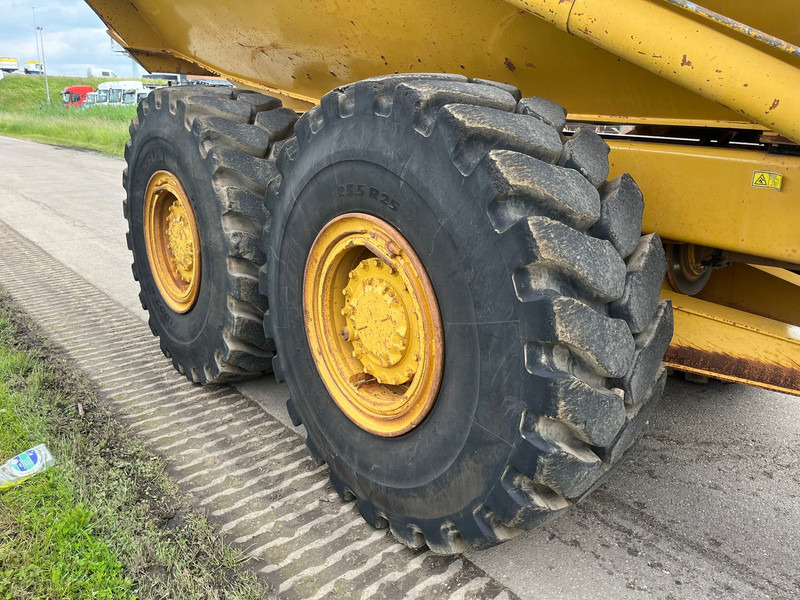 شاحنة مفصلية Caterpillar 730: صور 13