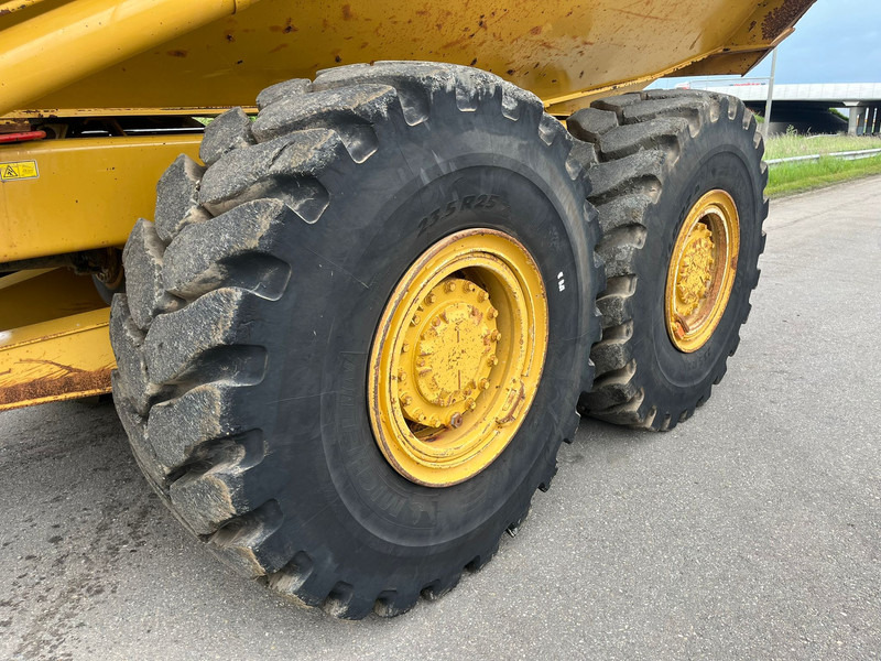 شاحنة مفصلية Caterpillar 730: صور 10