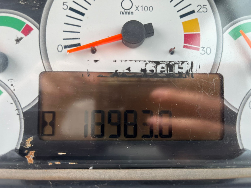 شاحنة مفصلية Caterpillar 730: صور 18