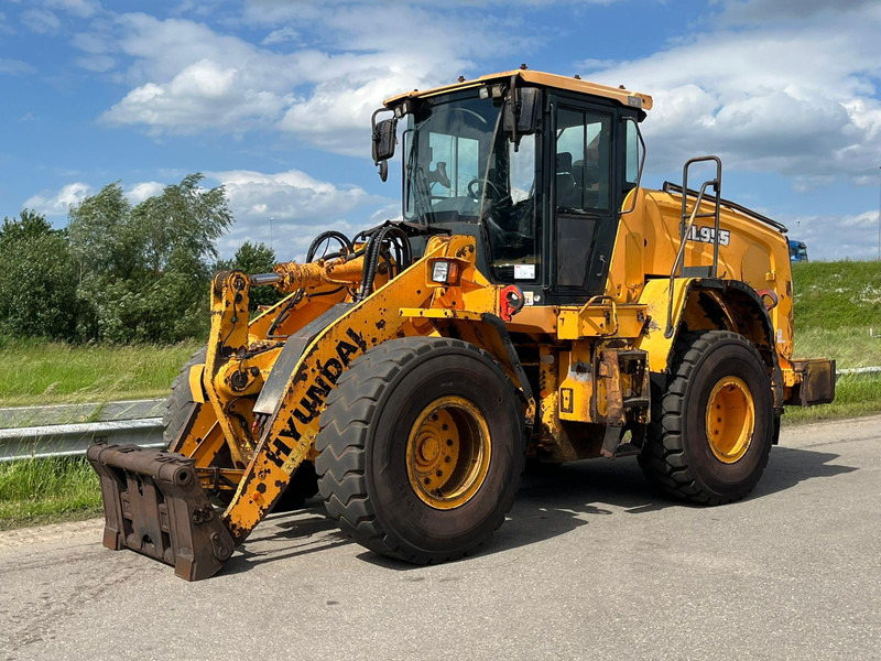 Hyundai HL955 - CE certified / ES Quick coupler - اللودر بعجل: صور 2 Hyundai HL955 - CE certified / ES Quick coupler - اللودر بعجل: صور 2