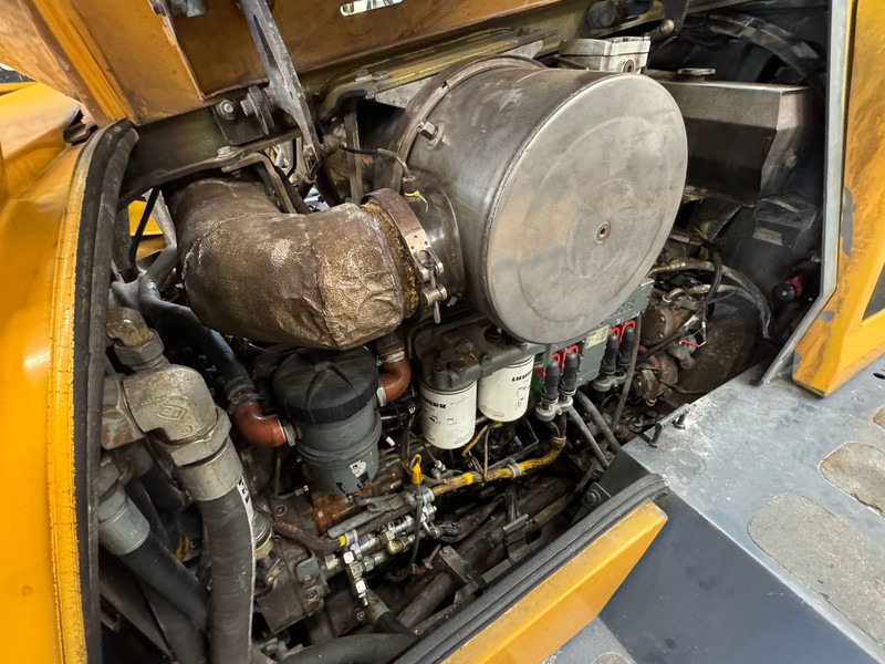 اللودر بعجل Liebherr L580: صور 18 اللودر بعجل Liebherr L580: صور 18