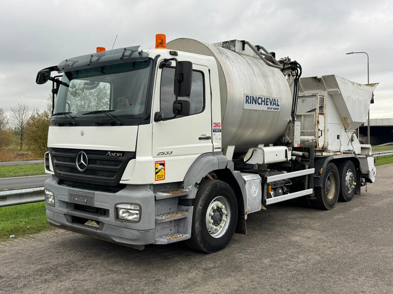 MERCEDESBENZ Axor 2533 6x2x4 Rincheval Bitumensprayer / chip spreader - شاحنة: صور 1 MERCEDESBENZ Axor 2533 6x2x4 Rincheval Bitumensprayer / chip spreader - شاحنة: صور 1