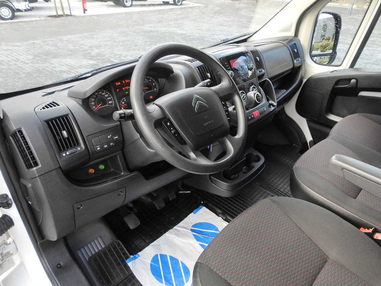CITROEN JUMPER BOX DELIVERY VAN 6 SEATS AIR CONDITIONING 140HP - الشاحنات الصغيرة: صور 2 CITROEN JUMPER BOX DELIVERY VAN 6 SEATS AIR CONDITIONING 140HP - الشاحنات الصغيرة: صور 2