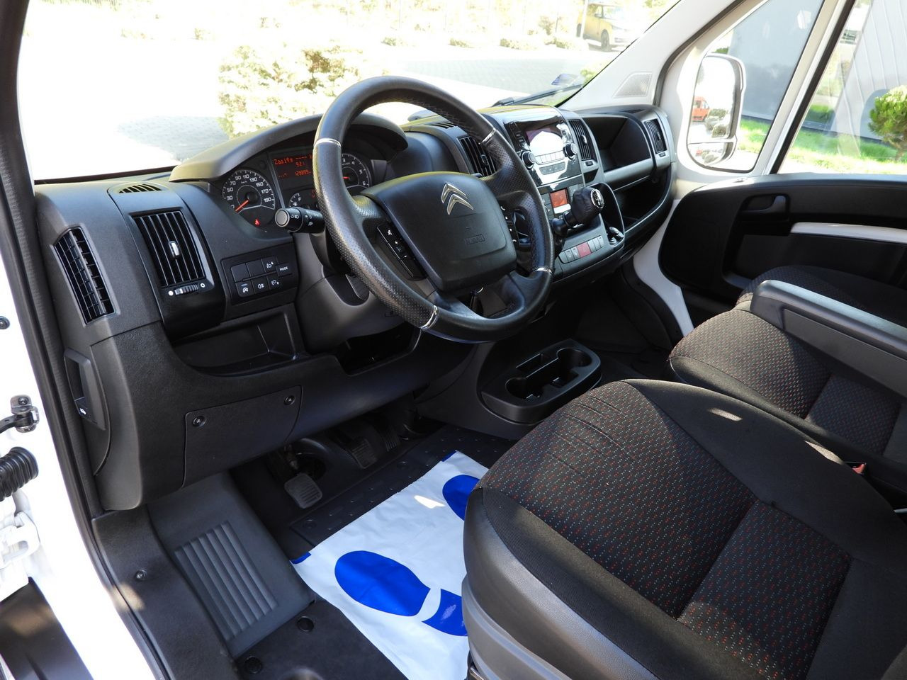 CITROEN JUMPER STAKE BODY DOUBLE CABIN DOKA 7 SEATS PNEUMATICS AIR CONDITIONING 140HP - الشاحنات الصغيرة كابينة مزدوجة: صور 2 CITROEN JUMPER STAKE BODY DOUBLE CABIN DOKA 7 SEATS PNEUMATICS AIR CONDITIONING 140HP - الشاحنات الصغيرة كابينة مزدوجة: صور 2