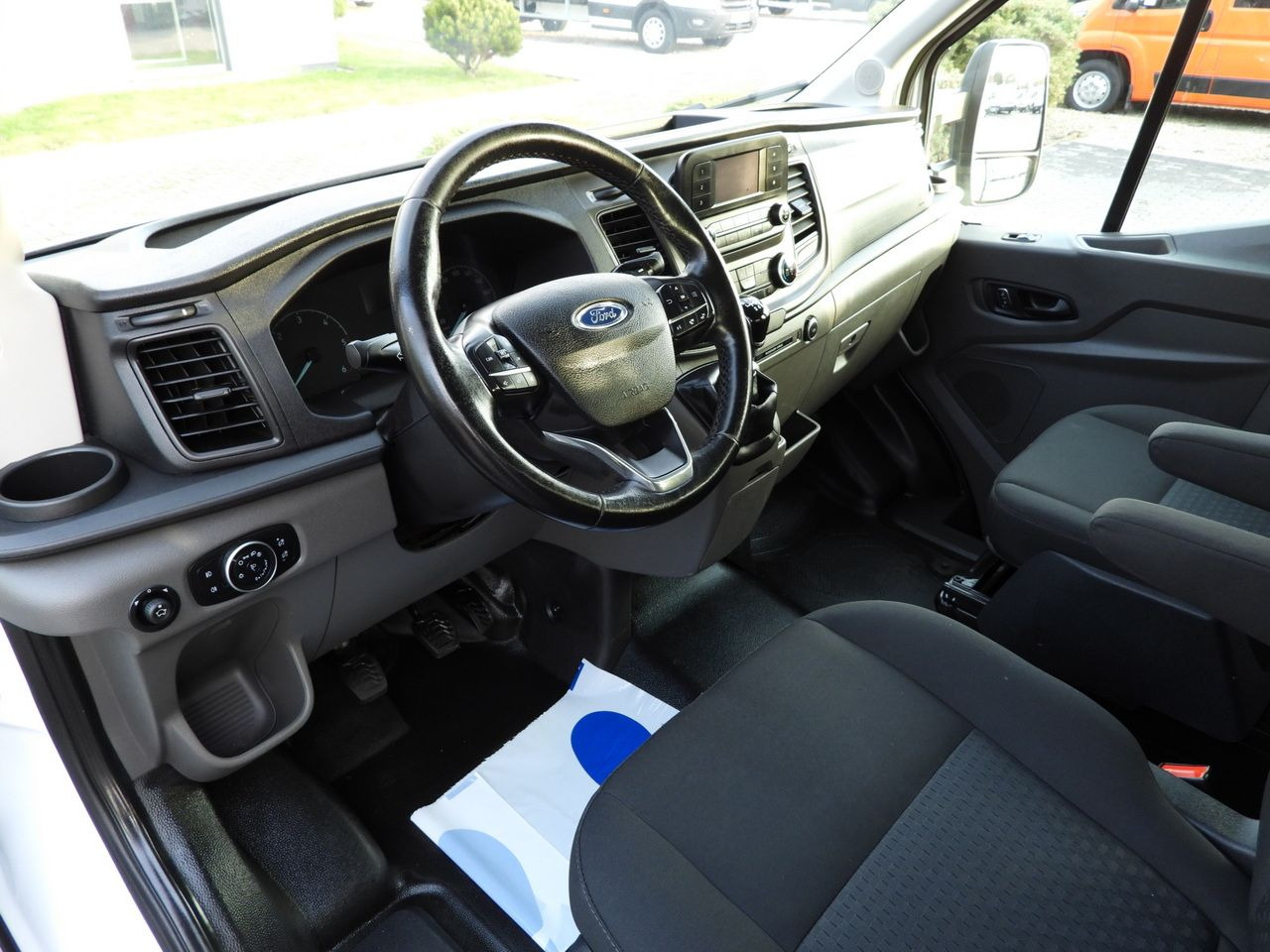 FORD TRANSIT 4x4 STAKE BODY DOUBLE CABIN DOKA 6 SEATS CRUISE CONTROL LED LIGHTS AIR CONDITIONING 170HP - الشاحنات الصغيرة كابينة مزدوجة: صور 2 FORD TRANSIT 4x4 STAKE BODY DOUBLE CABIN DOKA 6 SEATS CRUISE CONTROL LED LIGHTS AIR CONDITIONING 170HP - الشاحنات الصغيرة كابينة مزدوجة: صور 2