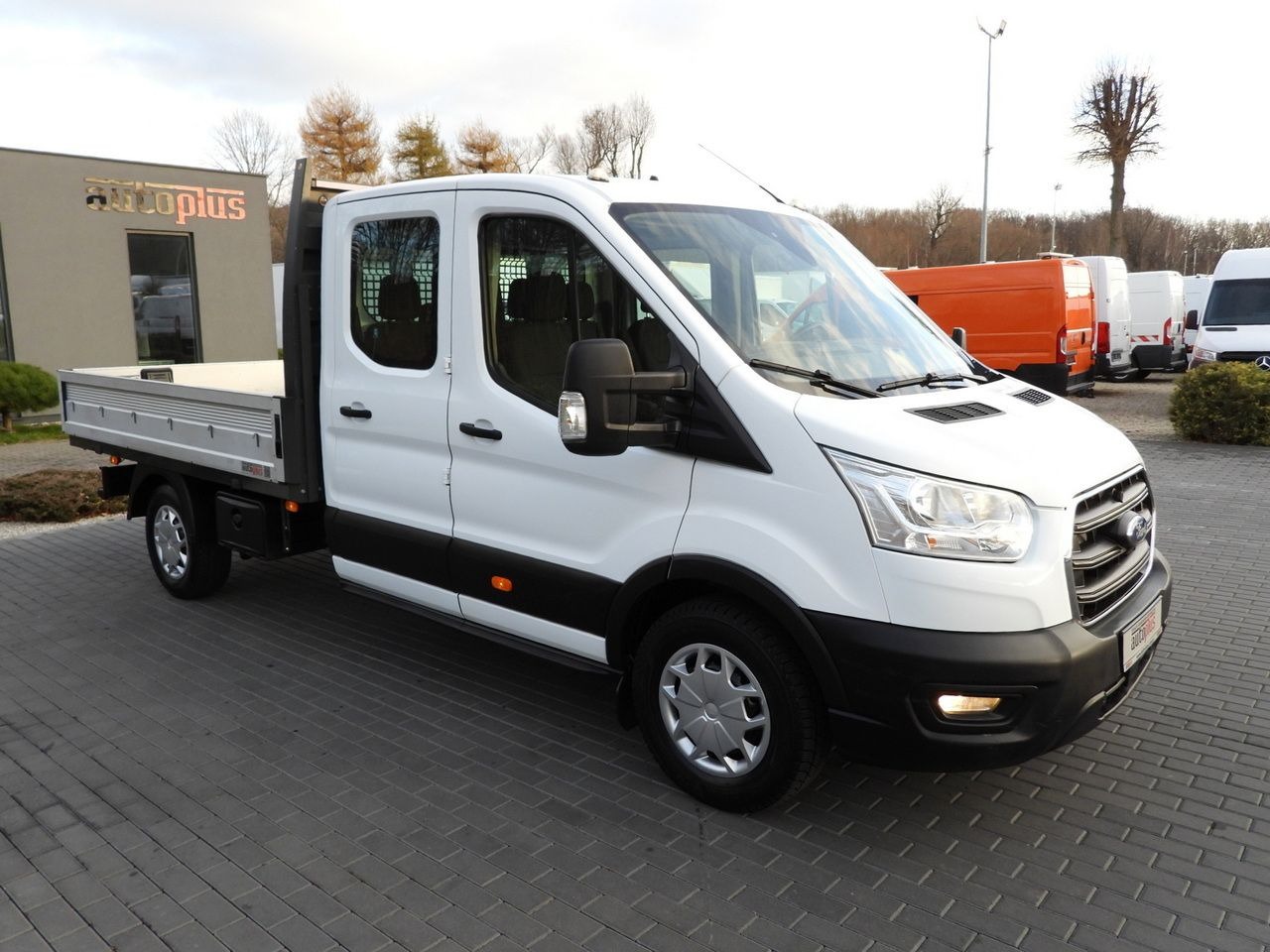 FORD TRANSIT 4x4 STAKE BODY DOUBLE CABIN DOKA 6 SEATS CRUISE CONTROL LED LIGHTS AIR CONDITIONING 170HP - الشاحنات الصغيرة كابينة مزدوجة: صور 4 FORD TRANSIT 4x4 STAKE BODY DOUBLE CABIN DOKA 6 SEATS CRUISE CONTROL LED LIGHTS AIR CONDITIONING 170HP - الشاحنات الصغيرة كابينة مزدوجة: صور 4