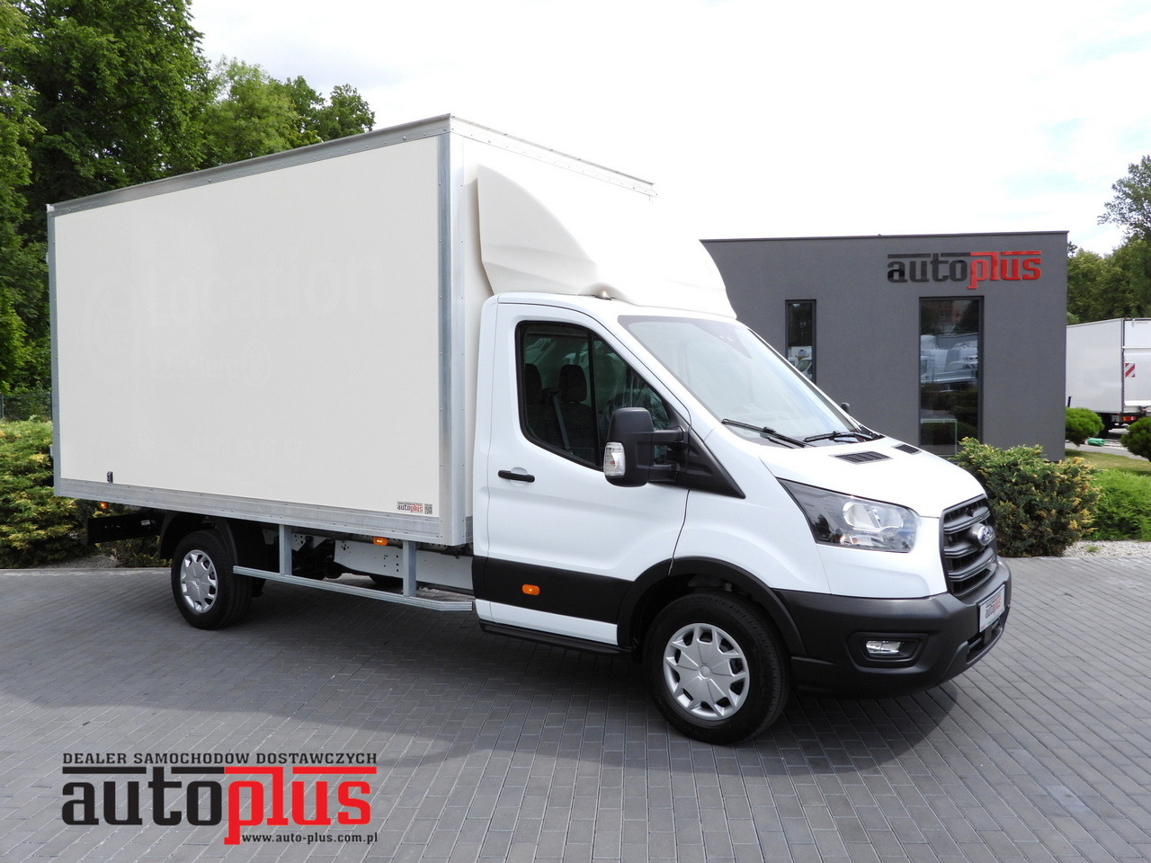 FORD TRANSIT BOX 8 PALLETS CRUISE CONTROL AIR CONDITIONING 130HP - الشاحنات الصغيرة صندوق مغلق: صور 1 FORD TRANSIT BOX 8 PALLETS CRUISE CONTROL AIR CONDITIONING 130HP - الشاحنات الصغيرة صندوق مغلق: صور 1