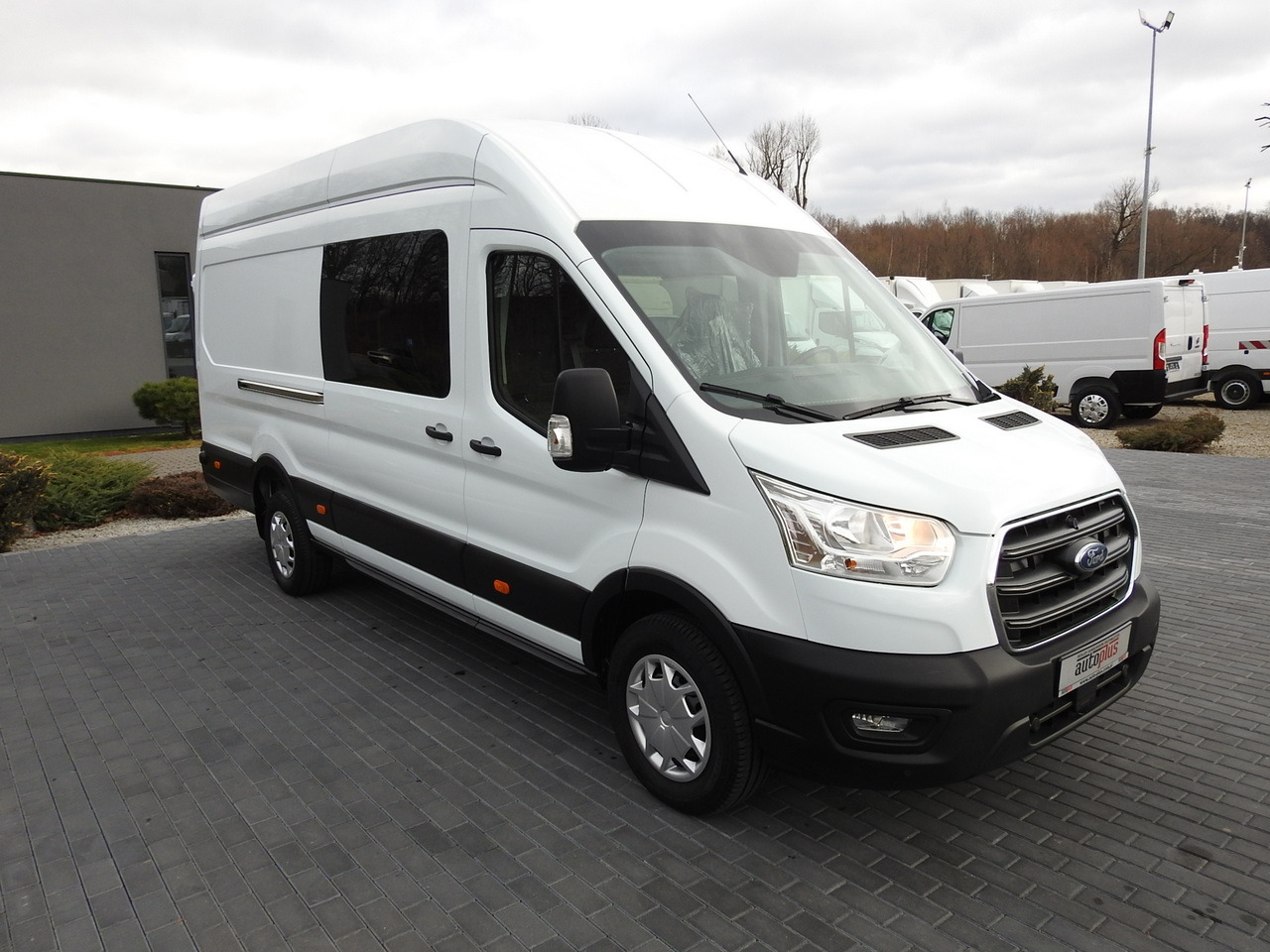 FORD TRANSIT BOX DELIVERY VAN 6 SEATS CRUISE CONTROL AIR CONDITIONING 185HP - فان: صور 4 FORD TRANSIT BOX DELIVERY VAN 6 SEATS CRUISE CONTROL AIR CONDITIONING 185HP - فان: صور 4