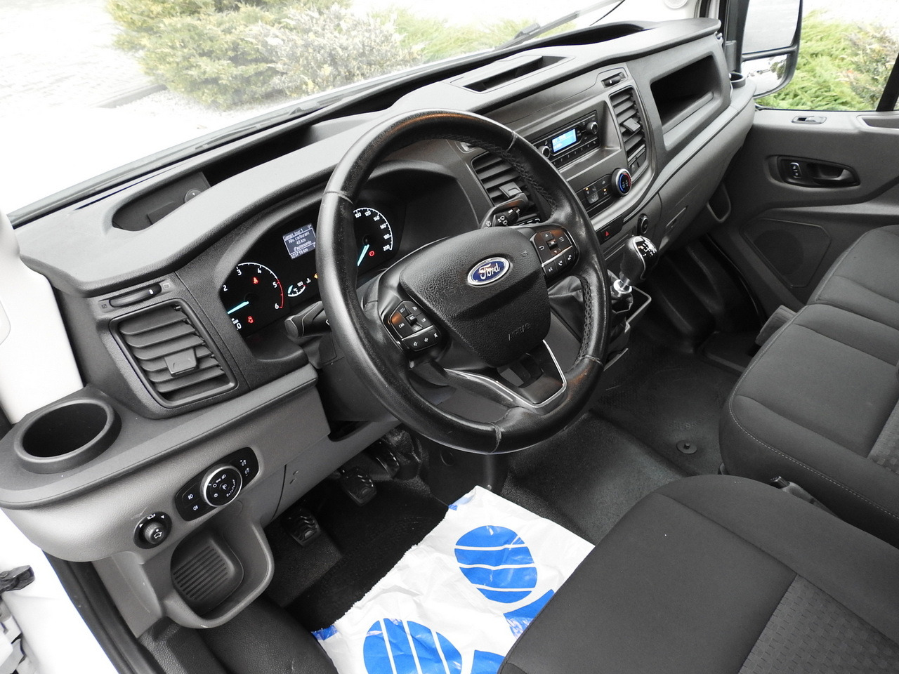 FORD TRANSIT BOX DELIVERY VAN 6 SEATS CRUISE CONTROL AIR CONDITIONING 185HP - فان: صور 2 FORD TRANSIT BOX DELIVERY VAN 6 SEATS CRUISE CONTROL AIR CONDITIONING 185HP - فان: صور 2