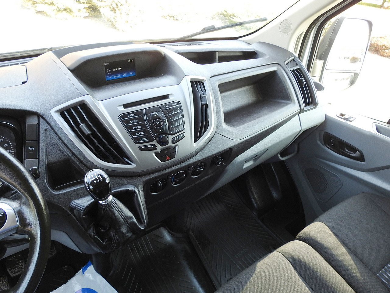 الشاحنات الصغيرة صندوق مغلق FORD TRANSIT BOX LIFT 8 PALLETS CRUISE CONTROL LED LIGHTS TWIN WHEELS AIR CONDITIONING 170HP: صور 34 الشاحنات الصغيرة صندوق مغلق FORD TRANSIT BOX LIFT 8 PALLETS CRUISE CONTROL LED LIGHTS TWIN WHEELS AIR CONDITIONING 170HP: صور 34