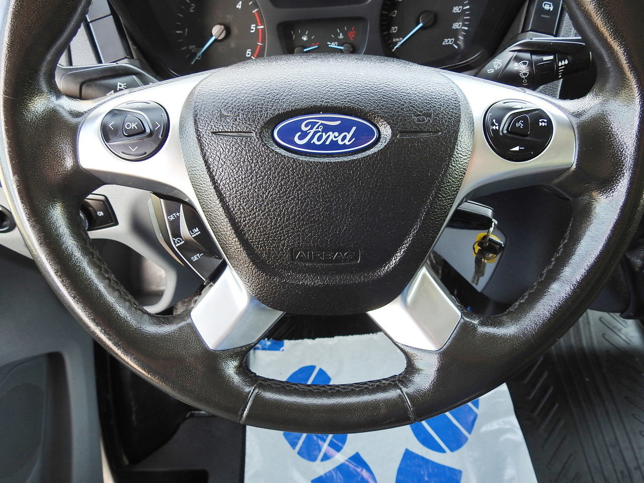 الشاحنات الصغيرة صندوق مغلق FORD TRANSIT BOX LIFT 8 PALLETS CRUISE CONTROL LED LIGHTS TWIN WHEELS AIR CONDITIONING 170HP: صور 31 الشاحنات الصغيرة صندوق مغلق FORD TRANSIT BOX LIFT 8 PALLETS CRUISE CONTROL LED LIGHTS TWIN WHEELS AIR CONDITIONING 170HP: صور 31