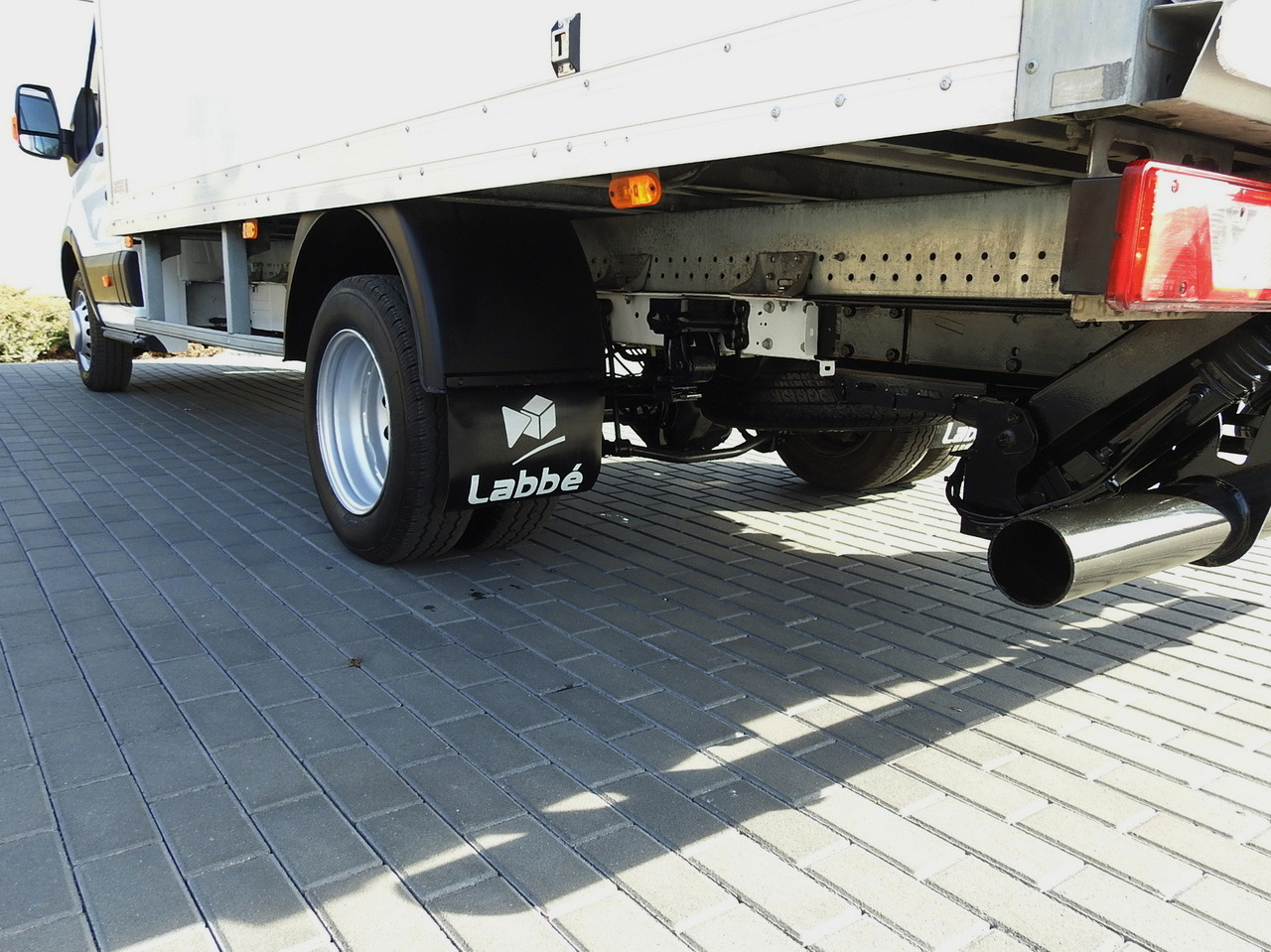 الشاحنات الصغيرة صندوق مغلق FORD TRANSIT BOX LIFT 8 PALLETS CRUISE CONTROL LED LIGHTS TWIN WHEELS AIR CONDITIONING 170HP: صور 17 الشاحنات الصغيرة صندوق مغلق FORD TRANSIT BOX LIFT 8 PALLETS CRUISE CONTROL LED LIGHTS TWIN WHEELS AIR CONDITIONING 170HP: صور 17