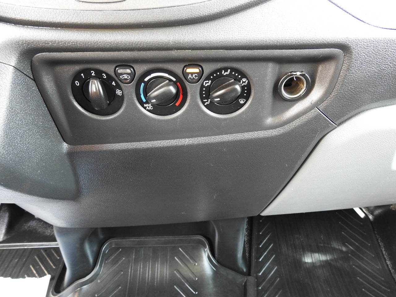 الشاحنات الصغيرة كابينة مزدوجة FORD TRANSIT STAKE BODY DOUBLE CABIN DOKA 7 SEATS AIR CONDITIONING  130HP: صور 27