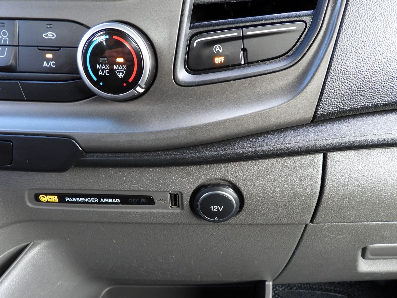 قلاب صغير FORD TRANSIT TIPPER CRUISE CONTROL LED LIGHTS TWIN WHEELS AIR CONDITIONING 130HP: صور 40 قلاب صغير FORD TRANSIT TIPPER CRUISE CONTROL LED LIGHTS TWIN WHEELS AIR CONDITIONING 130HP: صور 40