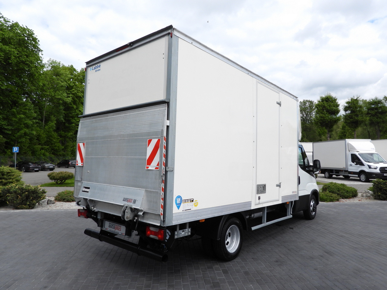IVECO DAILY 35C16 BOX LIFT 8 PALLETS CRUISE CONTROL TWIN WHEELS AIR CONDITIONING 160HP - الشاحنات الصغيرة صندوق مغلق: صور 3 IVECO DAILY 35C16 BOX LIFT 8 PALLETS CRUISE CONTROL TWIN WHEELS AIR CONDITIONING 160HP - الشاحنات الصغيرة صندوق مغلق: صور 3