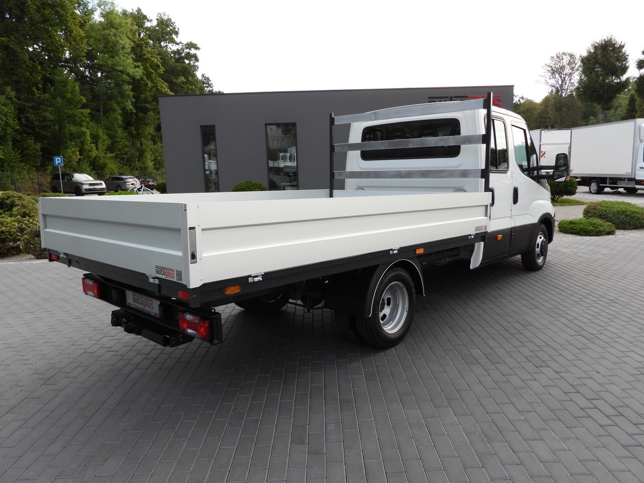 IVECO DAILY 35C17 STAKE BODY DOUBLE CABIN DOKA 7 SEATS CRUISE CONTROL TWIN WHEELS AIR CONDITIONING 170HP - الشاحنات الصغيرة المسطحة: صور 3 IVECO DAILY 35C17 STAKE BODY DOUBLE CABIN DOKA 7 SEATS CRUISE CONTROL TWIN WHEELS AIR CONDITIONING 170HP - الشاحنات الصغيرة المسطحة: صور 3