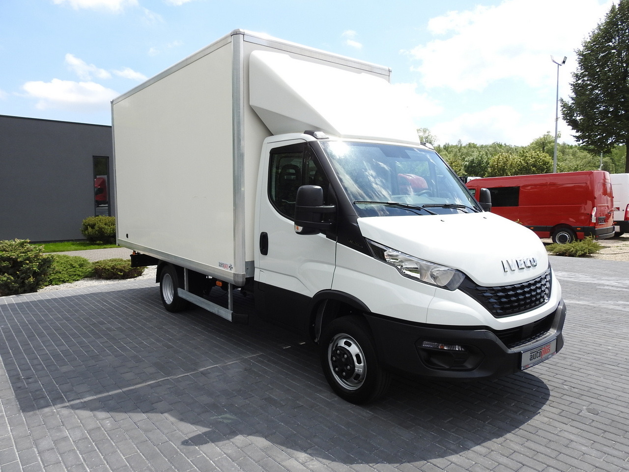 IVECO DAILY 35S14 8 PALLETS CRUISE CONTROL TWIN WHEELS AIR CONDITIONING 140HP - الشاحنات الصغيرة صندوق مغلق: صور 4 IVECO DAILY 35S14 8 PALLETS CRUISE CONTROL TWIN WHEELS AIR CONDITIONING 140HP - الشاحنات الصغيرة صندوق مغلق: صور 4