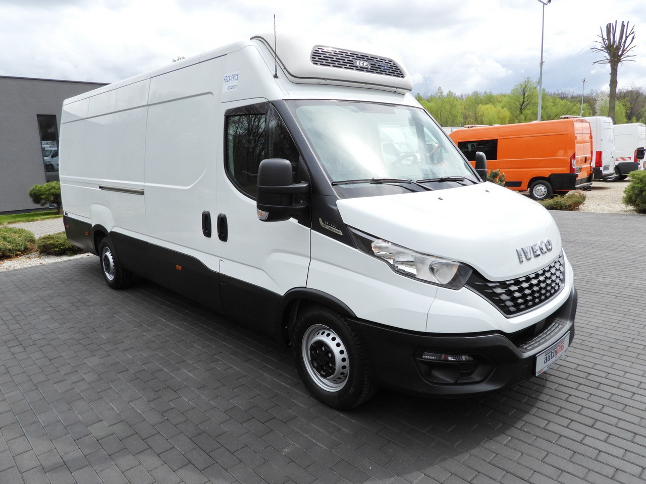 IVECO DAILY 35S14 REFRIGERATOR VAN 0*C POWER SUPPLY 230V CRUISE CONTROL AUTOMATIC TRANSMISSION HI-MATIC AIR CONDITIONING 140HP - الشاحنات الصغيرة المبردة: صور 4 IVECO DAILY 35S14 REFRIGERATOR VAN 0*C POWER SUPPLY 230V CRUISE CONTROL AUTOMATIC TRANSMISSION HI-MATIC AIR CONDITIONING 140HP - الشاحنات الصغيرة المبردة: صور 4