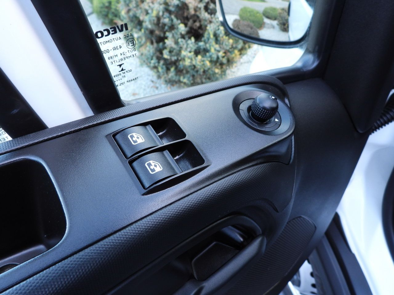 الشاحنات الصغيرة المبردة IVECO DAILY 35S14 REFRIGERATOR VAN 0*C POWER SUPPLY 230V NAVIGATION AUTOMATIC TRANSMISSION  AIR CONDITIONING  140HP: صور 47