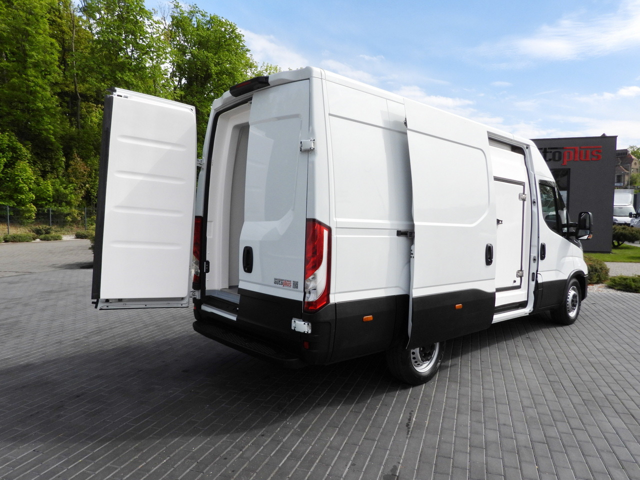 IVECO DAILY 35S14 REFRIGERATOR VAN -10*C POWER SUPPLY 230V CRUISE CONTROL AUTOMATIC TRANSMISSION HI-MATIC AIR CONDITIONING 140HP - الشاحنات الصغيرة المبردة: صور 3 IVECO DAILY 35S14 REFRIGERATOR VAN -10*C POWER SUPPLY 230V CRUISE CONTROL AUTOMATIC TRANSMISSION HI-MATIC AIR CONDITIONING 140HP - الشاحنات الصغيرة المبردة: صور 3