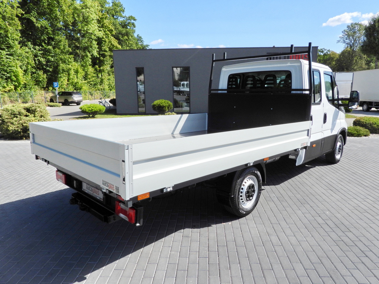 IVECO DAILY 35S14 STAKE BODY DOUBLE CABIN DOKA 7 SEATS CRUISE CONTROL AIR CONDITIONING 135HP - الشاحنات الصغيرة المسطحة: صور 3 IVECO DAILY 35S14 STAKE BODY DOUBLE CABIN DOKA 7 SEATS CRUISE CONTROL AIR CONDITIONING 135HP - الشاحنات الصغيرة المسطحة: صور 3