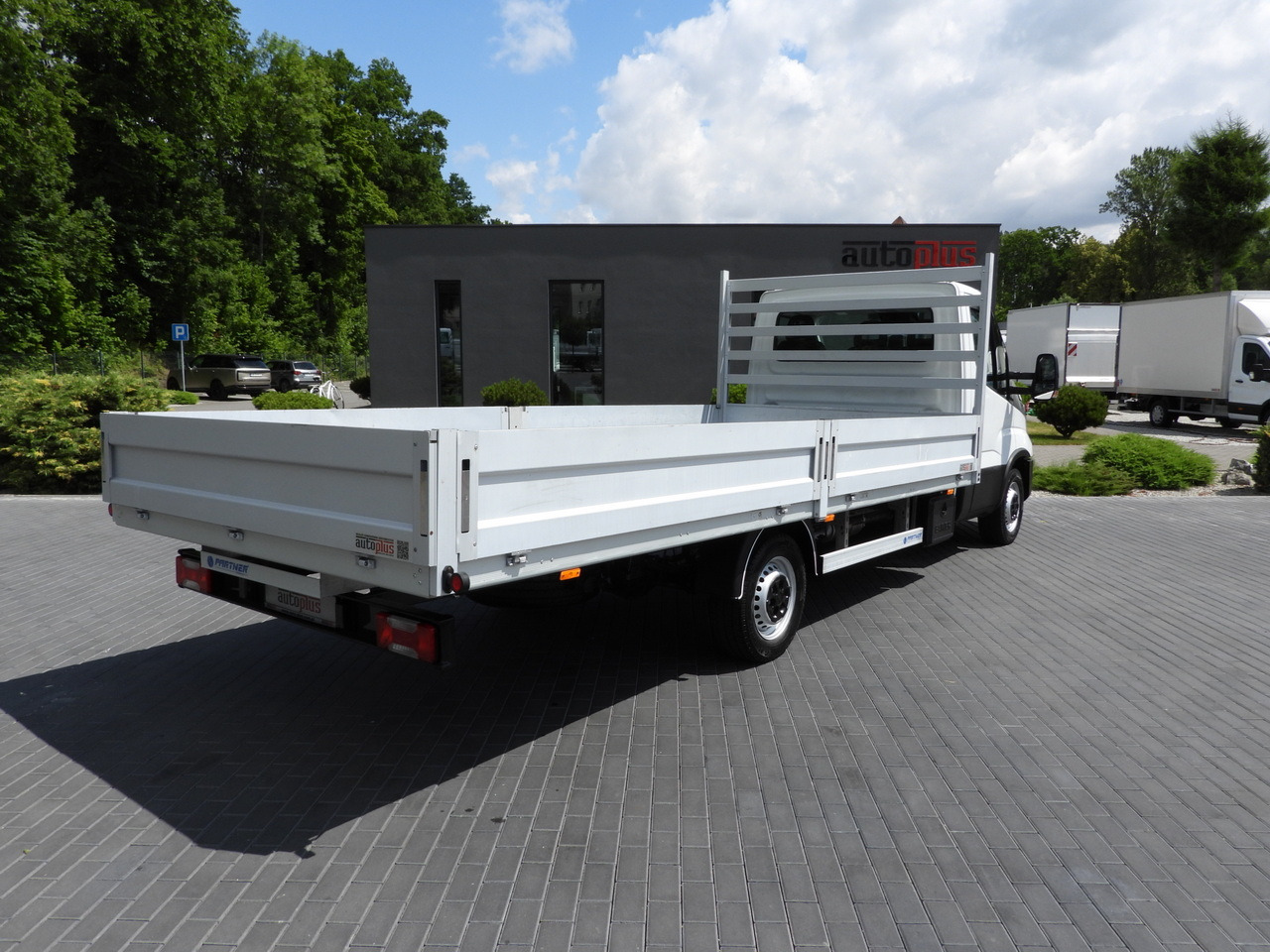 IVECO DAILY 35S16 STAKE BODY 10 PALLETS CRUISE CONTROL AIR CONDITIONING 160HP - الشاحنات الصغيرة المسطحة: صور 3 IVECO DAILY 35S16 STAKE BODY 10 PALLETS CRUISE CONTROL AIR CONDITIONING 160HP - الشاحنات الصغيرة المسطحة: صور 3