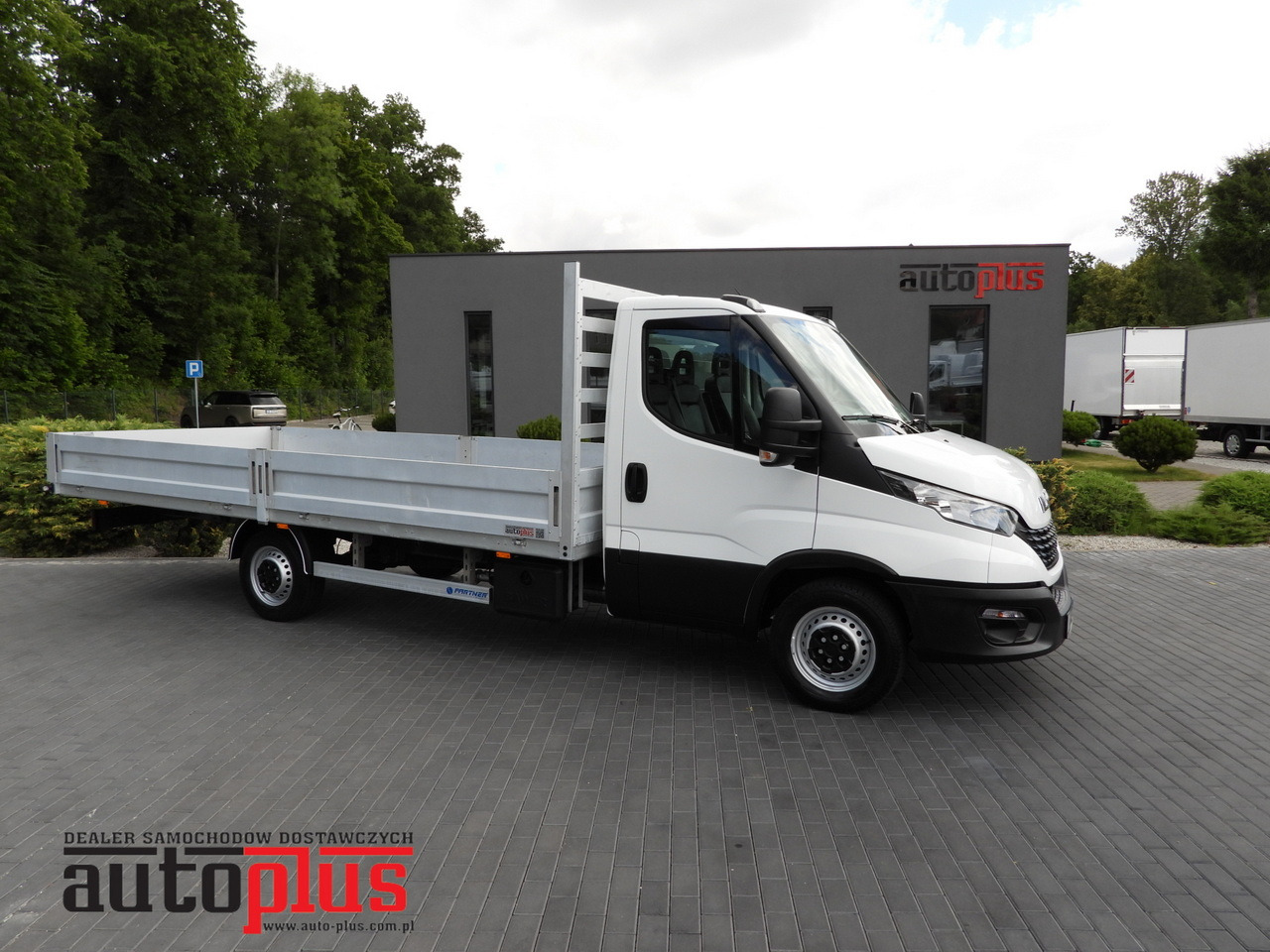 IVECO DAILY 35S16 STAKE BODY 10 PALLETS CRUISE CONTROL AIR CONDITIONING 160HP - الشاحنات الصغيرة المسطحة: صور 1 IVECO DAILY 35S16 STAKE BODY 10 PALLETS CRUISE CONTROL AIR CONDITIONING 160HP - الشاحنات الصغيرة المسطحة: صور 1