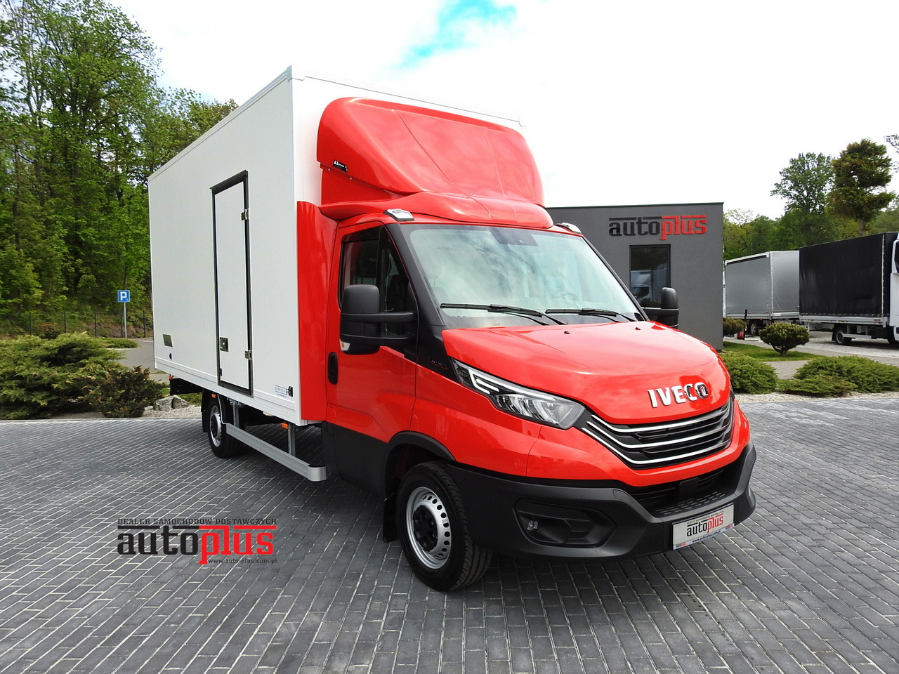 IVECO DAILY 35S18 NEW BOX 10 PALLETS CRUISE CONTROL NAVIGATION AIR CONDITIONING LED LIGHTS GUARANTEE 180HP - الشاحنات الصغيرة صندوق مغلق: صور 1 IVECO DAILY 35S18 NEW BOX 10 PALLETS CRUISE CONTROL NAVIGATION AIR CONDITIONING LED LIGHTS GUARANTEE 180HP - الشاحنات الصغيرة صندوق مغلق: صور 1