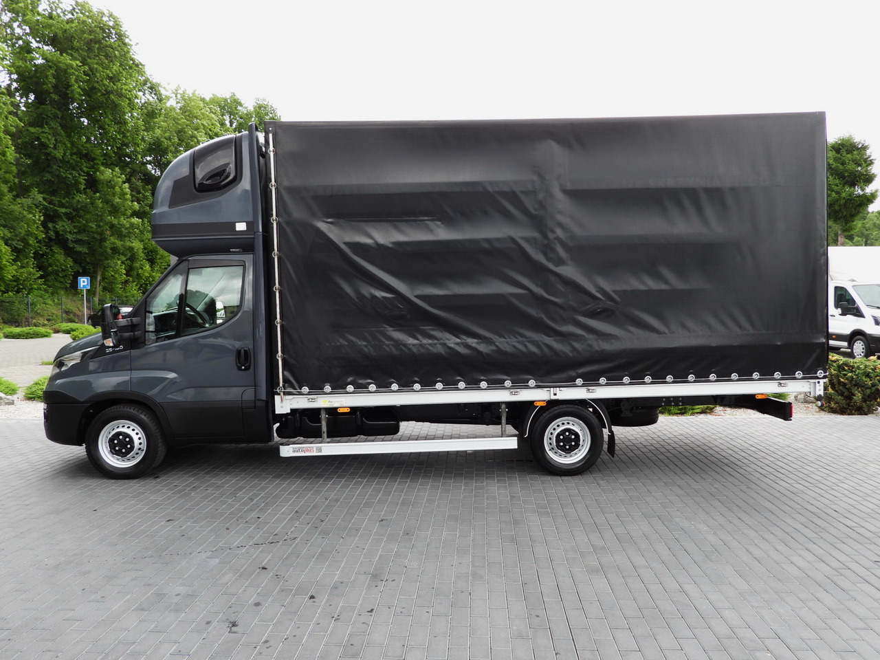 الشاحنات الصغيرة ستائر IVECO DAILY 35S18 TARPAULIN 10 PALLETS WEBASTO CRUISE CONTROL PNEUMATICS AUTOMATIC TRANSMISSION HI-MATIC AIR CONDITIONING  180HP: صور 9