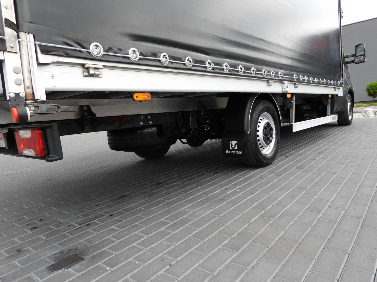الشاحنات الصغيرة ستائر IVECO DAILY 35S18 TARPAULIN 10 PALLETS WEBASTO CRUISE CONTROL PNEUMATICS AUTOMATIC TRANSMISSION HI-MATIC AIR CONDITIONING  180HP: صور 17
