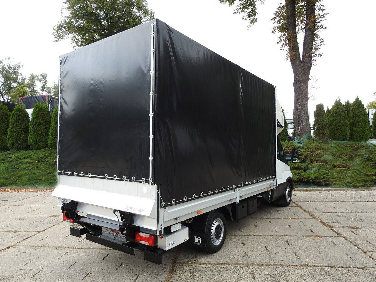 IVECO DAILY 35S18 TARPAULIN LIFT 8 PALLETS CRUISE CONTROL AIR CONDITIONING 180HP - الشاحنات الصغيرة ستائر: صور 3 IVECO DAILY 35S18 TARPAULIN LIFT 8 PALLETS CRUISE CONTROL AIR CONDITIONING 180HP - الشاحنات الصغيرة ستائر: صور 3