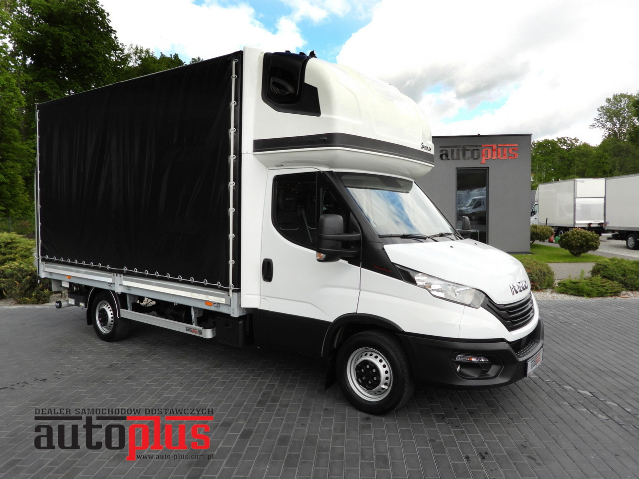 IVECO DAILY 35S18 TARPAULIN LIFT 8 PALLETS WEBASTO CRUISE CONTROL AIR CONDITIONING 180HP - الشاحنات الصغيرة ستائر: صور 1 IVECO DAILY 35S18 TARPAULIN LIFT 8 PALLETS WEBASTO CRUISE CONTROL AIR CONDITIONING 180HP - الشاحنات الصغيرة ستائر: صور 1