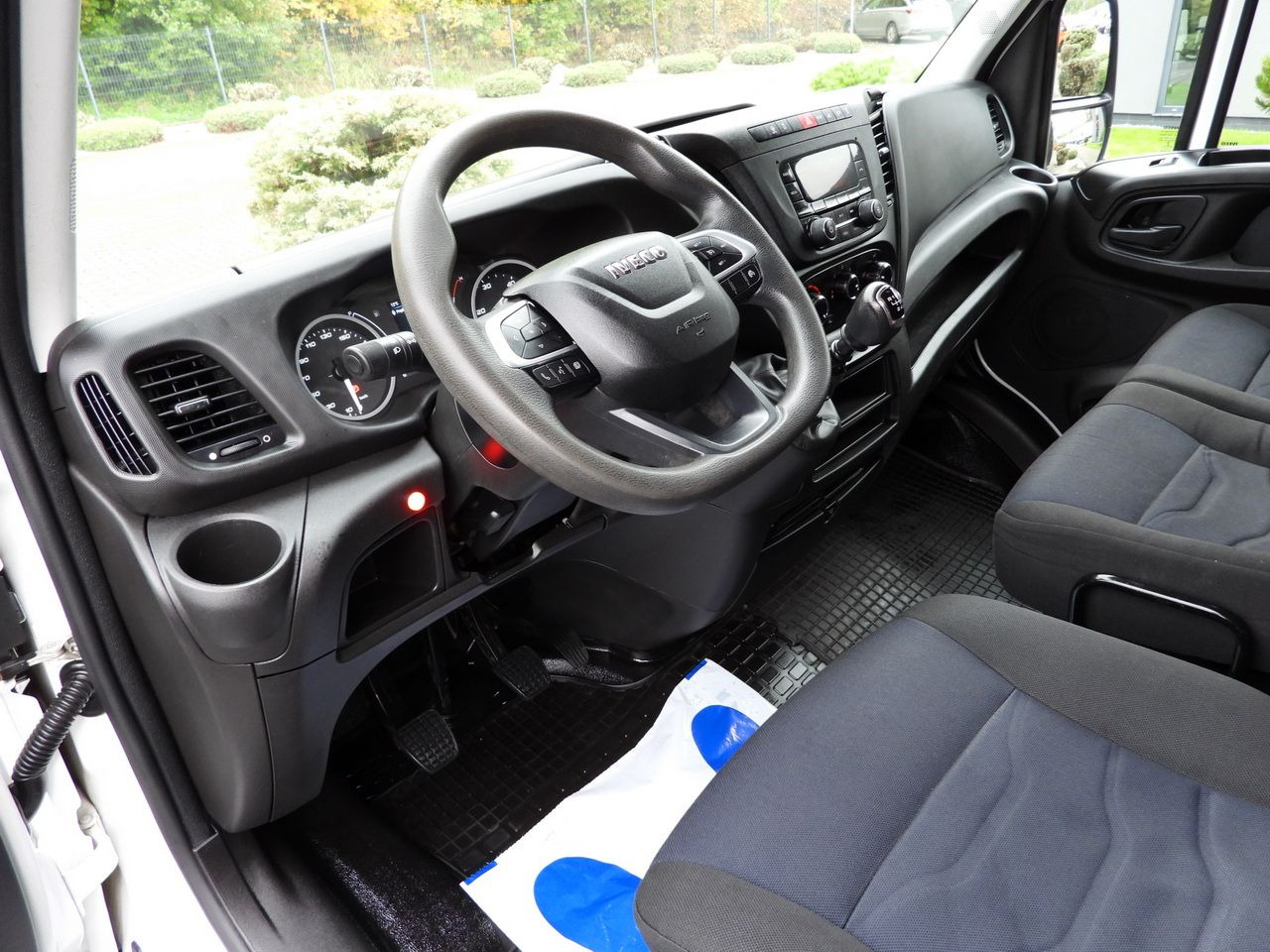 IVECO DAILY 35S18 TARPAULIN LIFT 8 PALLETS WEBASTO CRUISE CONTROL AIR CONDITIONING 180HP - الشاحنات الصغيرة ستائر: صور 2 IVECO DAILY 35S18 TARPAULIN LIFT 8 PALLETS WEBASTO CRUISE CONTROL AIR CONDITIONING 180HP - الشاحنات الصغيرة ستائر: صور 2