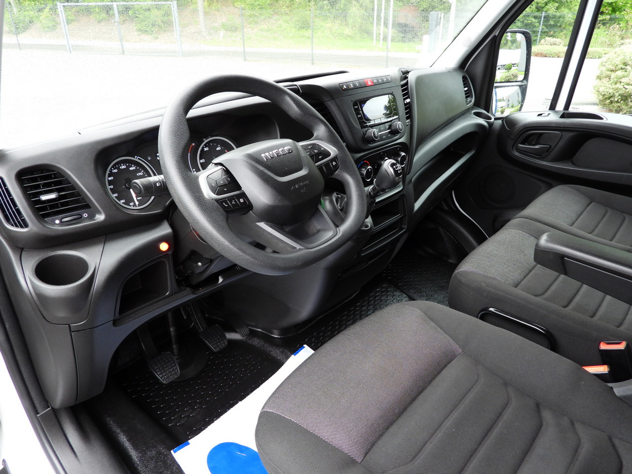 IVECO DAILY 35S18 TARPAULIN LIFT 8 PALLETS WEBASTO CRUISE CONTROL LED LIGHTS AIR CONDITIONING 180HP - الشاحنات الصغيرة ستائر: صور 2 IVECO DAILY 35S18 TARPAULIN LIFT 8 PALLETS WEBASTO CRUISE CONTROL LED LIGHTS AIR CONDITIONING 180HP - الشاحنات الصغيرة ستائر: صور 2