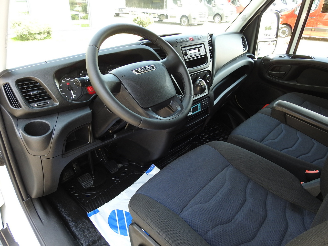 IVECO DAILY 50C15 REGRIGERATOR BOX -5*C POWER SUPPLY 230V AIR CONDITIONING TWIN WHEELS 150HP - الشاحنات الصغيرة المبردة: صور 2 IVECO DAILY 50C15 REGRIGERATOR BOX -5*C POWER SUPPLY 230V AIR CONDITIONING TWIN WHEELS 150HP - الشاحنات الصغيرة المبردة: صور 2