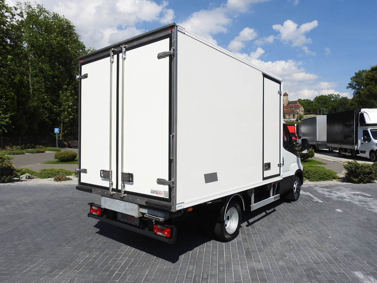 IVECO DAILY 50C15 REGRIGERATOR BOX -5*C POWER SUPPLY 230V AIR CONDITIONING TWIN WHEELS 150HP - الشاحنات الصغيرة المبردة: صور 3 IVECO DAILY 50C15 REGRIGERATOR BOX -5*C POWER SUPPLY 230V AIR CONDITIONING TWIN WHEELS 150HP - الشاحنات الصغيرة المبردة: صور 3