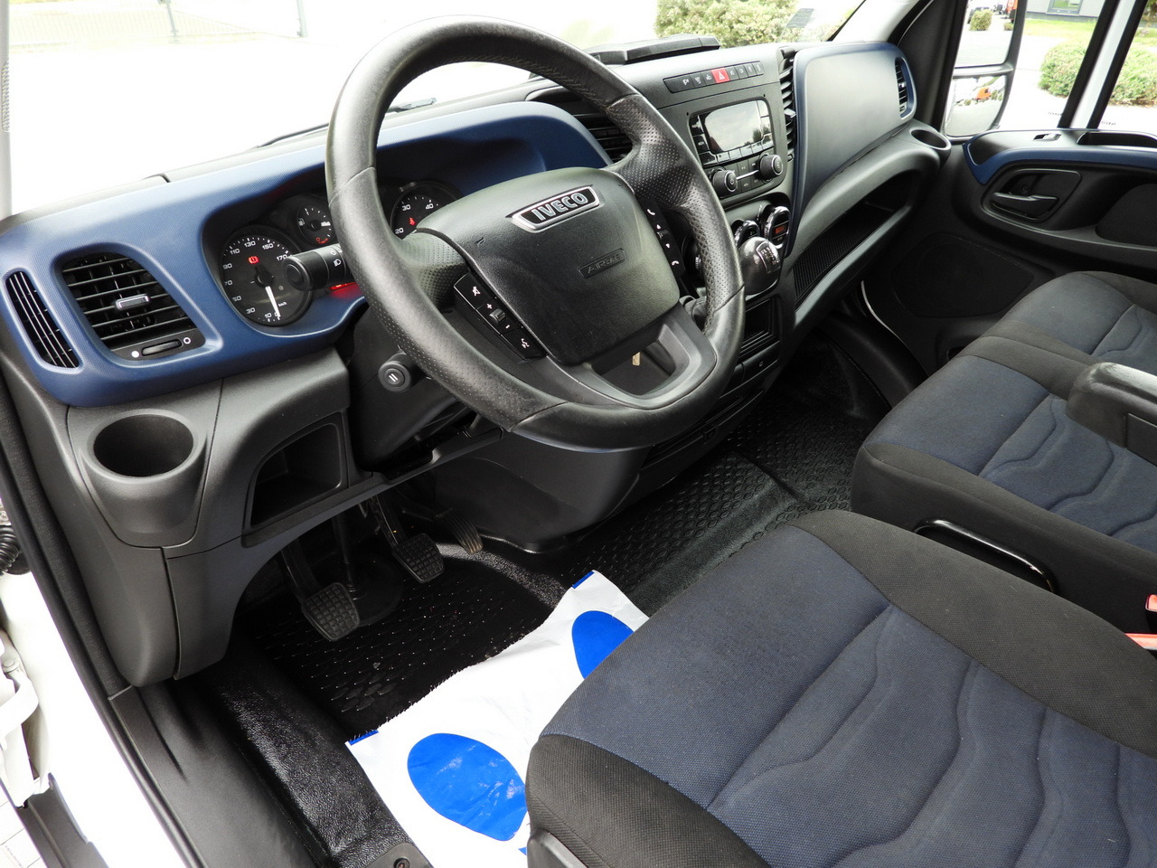 IVECO DAILY 50C15 TARPAULIN 12 PALLETS CRUISE CONTROL TWIN WHEELS AIR CONDITIONING  150HP - الشاحنات الصغيرة ستائر: صور 2 IVECO DAILY 50C15 TARPAULIN 12 PALLETS CRUISE CONTROL TWIN WHEELS AIR CONDITIONING  150HP - الشاحنات الصغيرة ستائر: صور 2