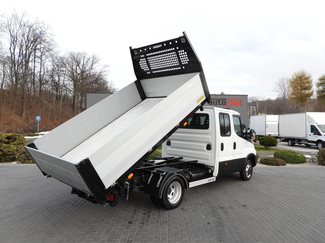 IVECO DAILY 50C16 THREE-WAY TIPPER DOUBLE CABIN DOKA 6 SEATS CRUISE CONTROL PNEUMATICS TWIN WHEELS AIR CONDITIONING 160HP - قلاب صغير: صور 3 IVECO DAILY 50C16 THREE-WAY TIPPER DOUBLE CABIN DOKA 6 SEATS CRUISE CONTROL PNEUMATICS TWIN WHEELS AIR CONDITIONING 160HP - قلاب صغير: صور 3