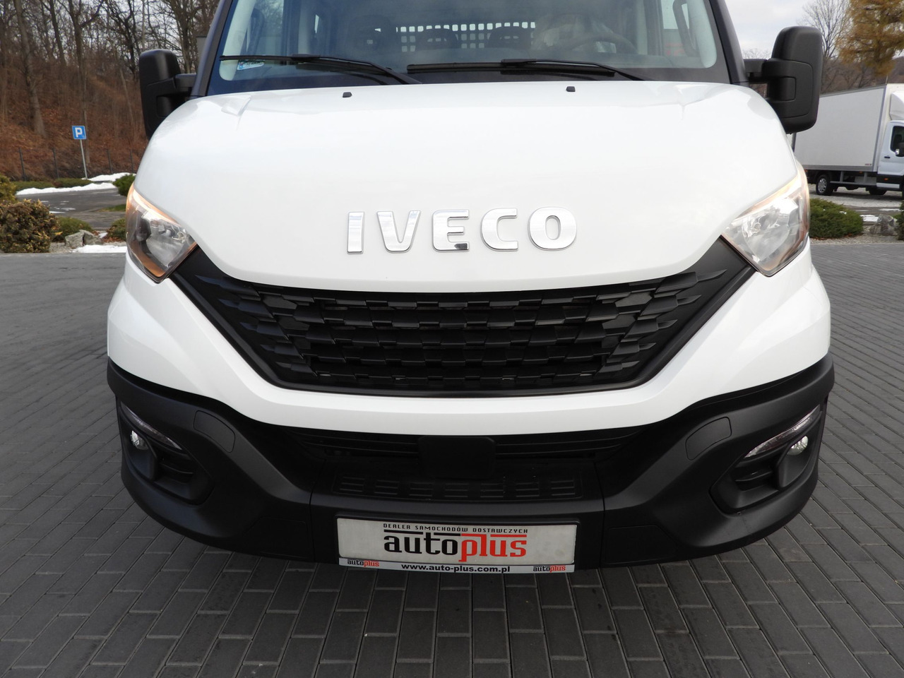 IVECO DAILY 50C16 THREE-WAY TIPPER DOUBLE CABIN DOKA 6 SEATS CRUISE CONTROL PNEUMATICS TWIN WHEELS AIR CONDITIONING  160HP إيجار IVECO DAILY 50C16 THREE-WAY TIPPER DOUBLE CABIN DOKA 6 SEATS CRUISE CONTROL PNEUMATICS TWIN WHEELS AIR CONDITIONING  160HP: صور 16