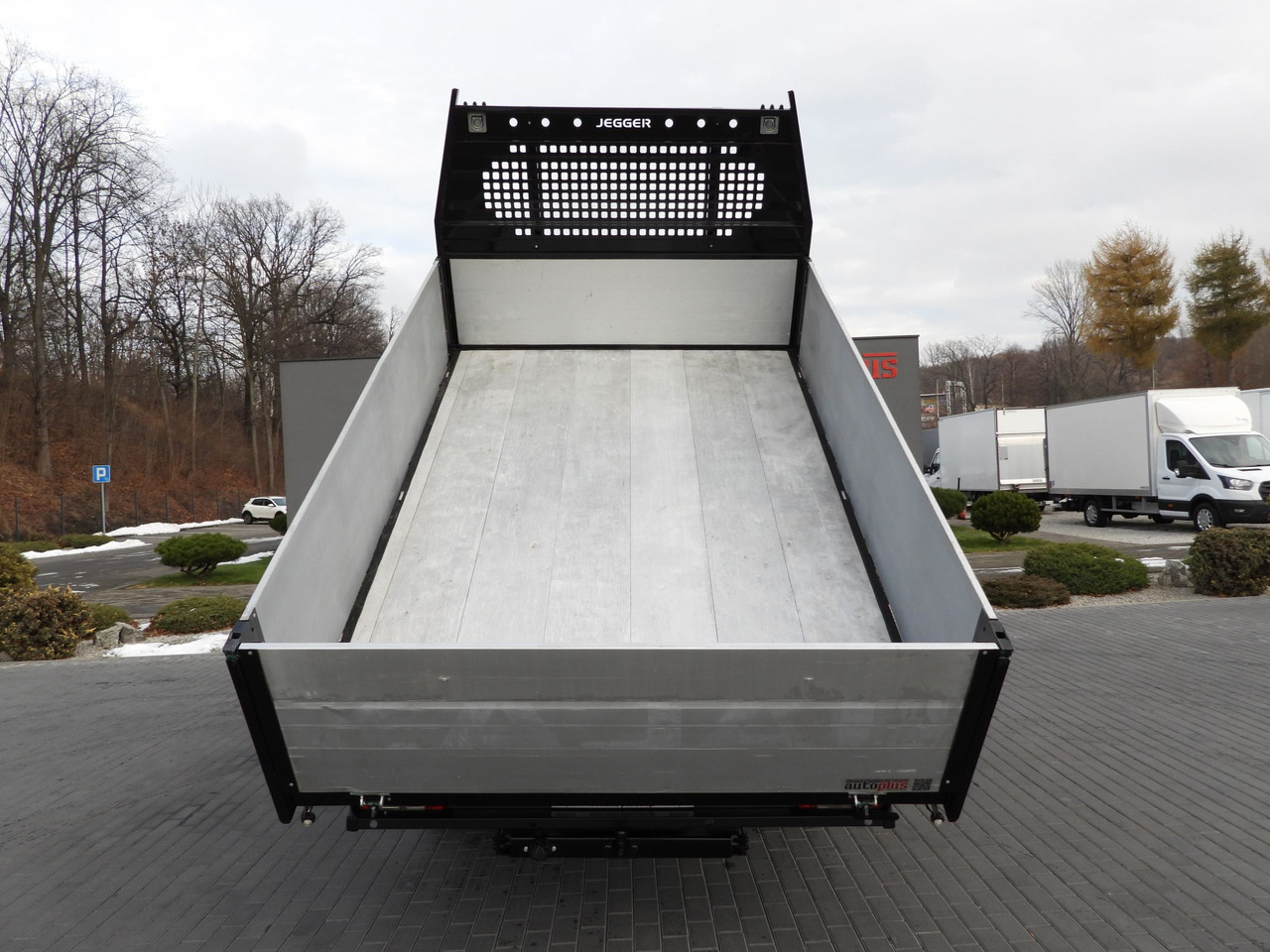 IVECO DAILY 50C16 THREE-WAY TIPPER DOUBLE CABIN DOKA 6 SEATS CRUISE CONTROL PNEUMATICS TWIN WHEELS AIR CONDITIONING  160HP إيجار IVECO DAILY 50C16 THREE-WAY TIPPER DOUBLE CABIN DOKA 6 SEATS CRUISE CONTROL PNEUMATICS TWIN WHEELS AIR CONDITIONING  160HP: صور 13