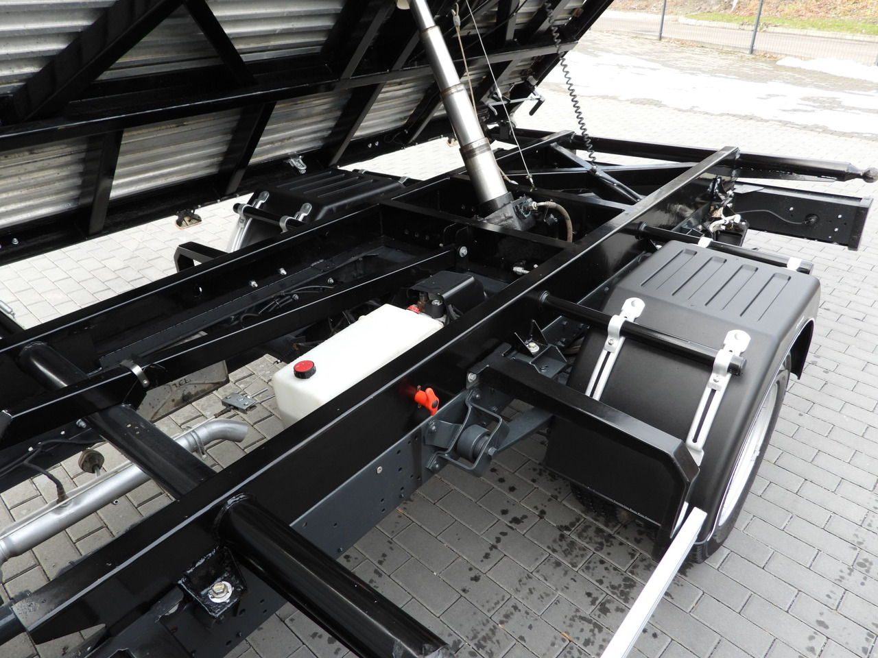 IVECO DAILY 50C16 THREE-WAY TIPPER DOUBLE CABIN DOKA 6 SEATS CRUISE CONTROL PNEUMATICS TWIN WHEELS AIR CONDITIONING  160HP إيجار IVECO DAILY 50C16 THREE-WAY TIPPER DOUBLE CABIN DOKA 6 SEATS CRUISE CONTROL PNEUMATICS TWIN WHEELS AIR CONDITIONING  160HP: صور 22