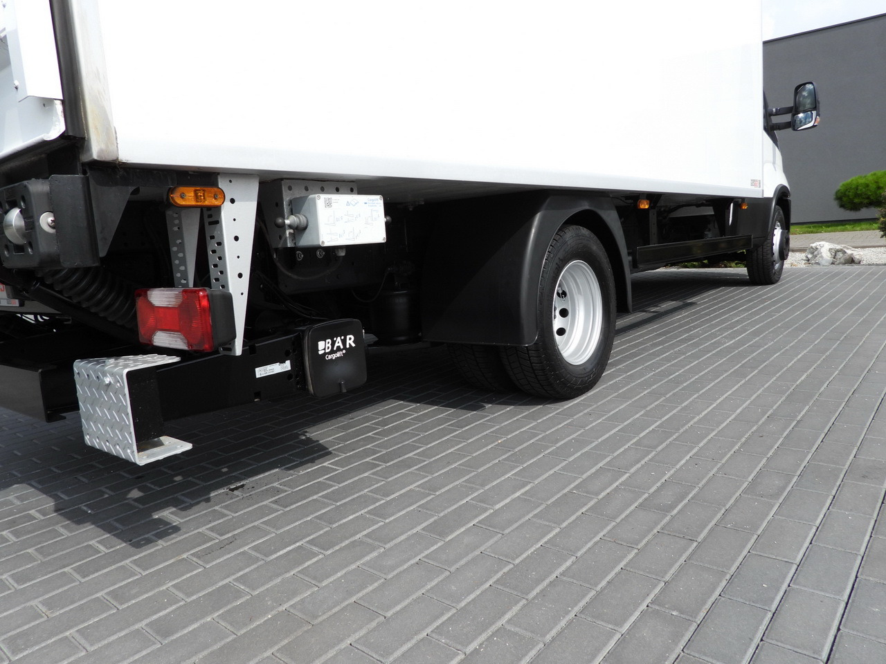 مبردة شاحنة IVECO DAILY 70C17 REFRIGERATOR 1*C LIFT 10 PALLETS POWER SUPPLY 230V CRUISE CONTROL AIR CONDITIONING PNEUMATICS AUTOMATIC TRANSMISSION HI-MATIC TWIN WHEELS 170HP: صور 25 مبردة شاحنة IVECO DAILY 70C17 REFRIGERATOR 1*C LIFT 10 PALLETS POWER SUPPLY 230V CRUISE CONTROL AIR CONDITIONING PNEUMATICS AUTOMATIC TRANSMISSION HI-MATIC TWIN WHEELS 170HP: صور 25