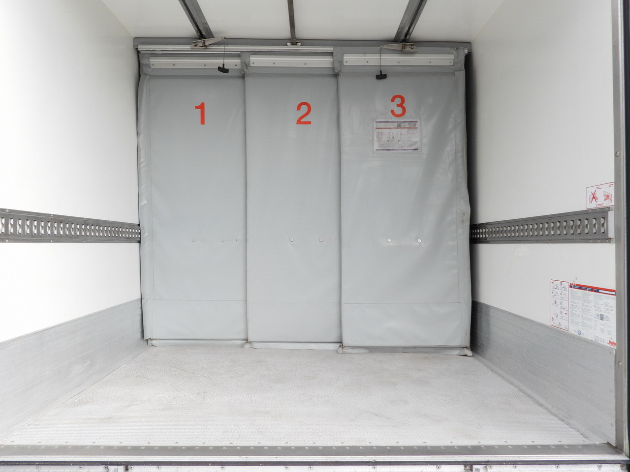 مبردة شاحنة IVECO DAILY 70C17 REFRIGERATOR 1*C LIFT 10 PALLETS POWER SUPPLY 230V CRUISE CONTROL AIR CONDITIONING PNEUMATICS AUTOMATIC TRANSMISSION HI-MATIC TWIN WHEELS 170HP: صور 21 مبردة شاحنة IVECO DAILY 70C17 REFRIGERATOR 1*C LIFT 10 PALLETS POWER SUPPLY 230V CRUISE CONTROL AIR CONDITIONING PNEUMATICS AUTOMATIC TRANSMISSION HI-MATIC TWIN WHEELS 170HP: صور 21